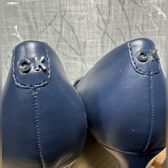 Calvin Klein Blue Heel size 10 NWOT - Picture 8 of 9